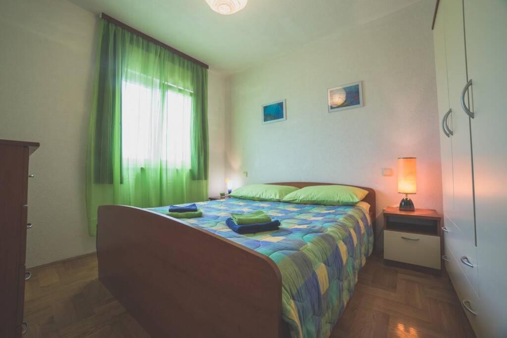Family House Nino Apartment Kastel Stari Ngoại thất bức ảnh